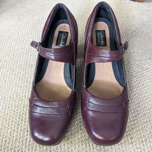 Clarks Artisan Mary Jane Pumps - Size 10